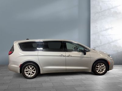 2024 Chrysler Pacifica - Photo 5