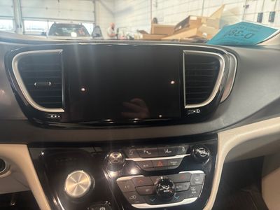 2024 Chrysler Pacifica - Photo 6