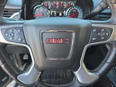 2018 GMC Yukon — photo 14 view