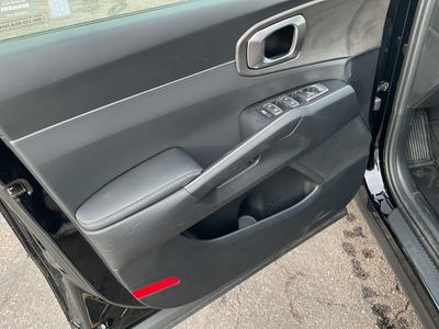 2025 Kia Sorento — photo 13 view