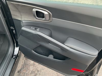 2025 Kia Sorento — photo 8 view