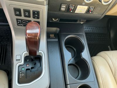 2017 Toyota Sequoia — photo 11 view