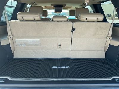 2017 Toyota Sequoia — photo 14 view