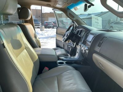 2017 Toyota Sequoia — photo 15 view