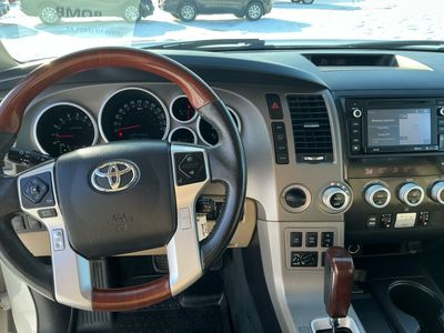 2017 Toyota Sequoia — photo 10 view