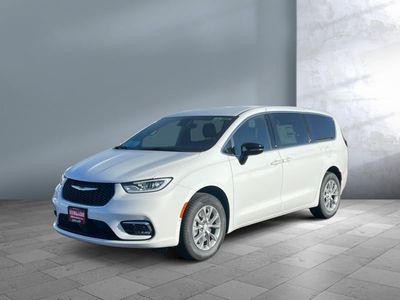 2026 Chrysler Pacifica — front three-quarter view