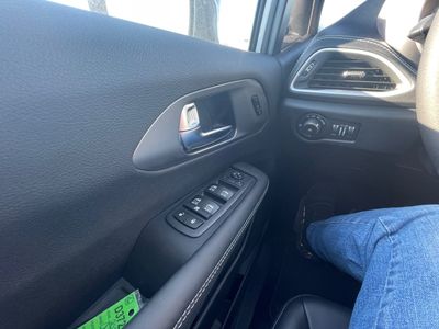 2026 Chrysler Pacifica — photo 11 view