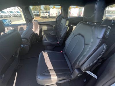 2026 Chrysler Pacifica — photo 15 view