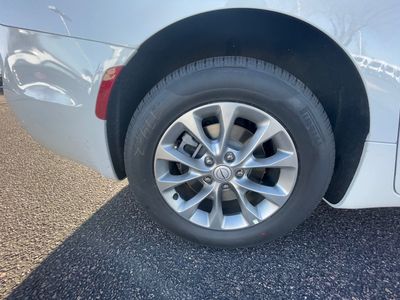 2026 Chrysler Pacifica — photo 8 view