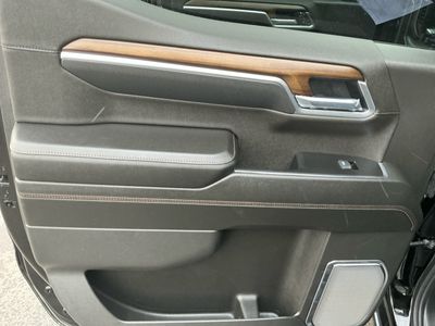 2025 Chevrolet Silverado 1500 — photo 9 view