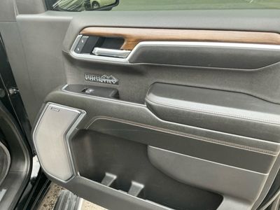 2025 Chevrolet Silverado 1500 — photo 10 view