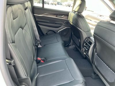 2026 Jeep Grand Cherokee - Photo 15