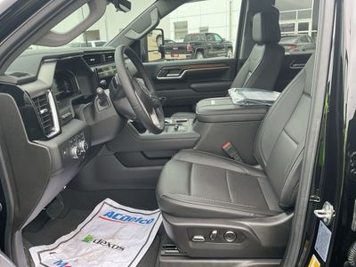 2024 GMC Sierra 2500HD — photo 8 view