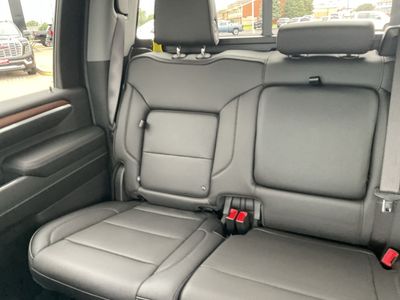 2024 GMC Sierra 2500HD — photo 9 view