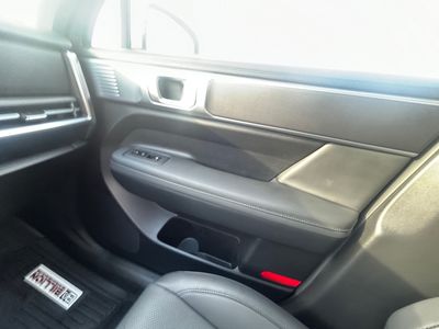 2025 Hyundai Santa Fe - Photo 13