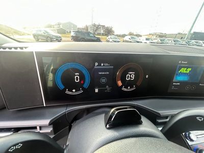 2025 Hyundai Santa Fe - Photo 15