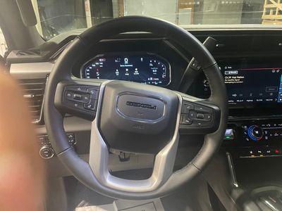2024 GMC Sierra 2500HD — photo 9 view