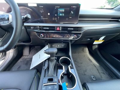 2026 Kia K5 — photo 9 view