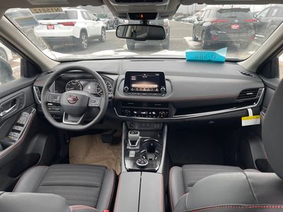 2026 Nissan Rogue — photo 12 view