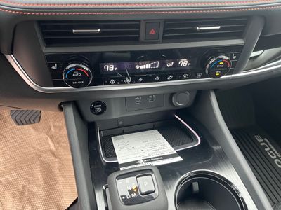 2026 Nissan Rogue — photo 8 view