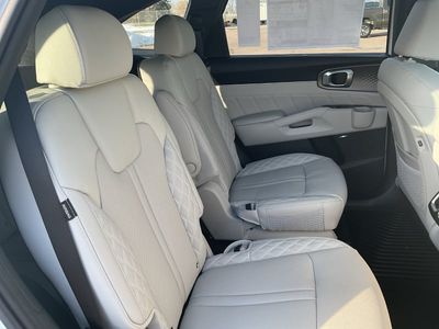 2026 Kia Sorento Hybrid - Photo 11