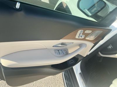 2023 Mercedes-Benz GLS — photo 7 view