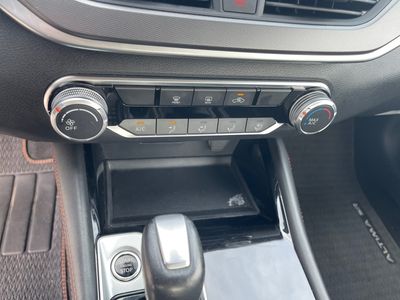2023 Nissan Altima — photo 9 view