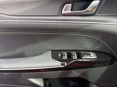 2026 Kia K5 — photo 8 view