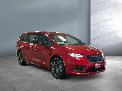 2026 Chrysler Pacifica — side profile view