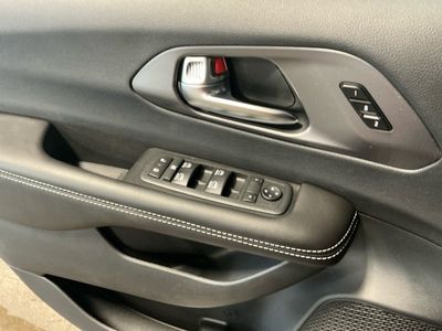 2026 Chrysler Pacifica — photo 13 view