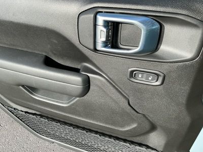2026 Jeep Wrangler - Photo 14