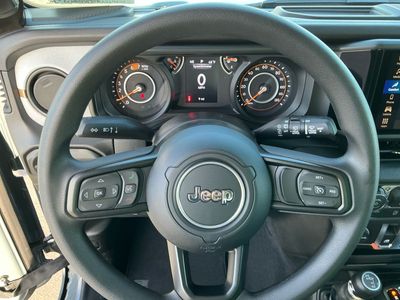 2026 Jeep Wrangler - Photo 9