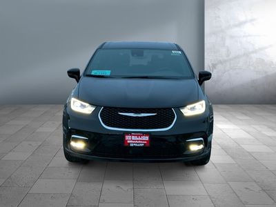 2026 Chrysler Pacifica — side profile view