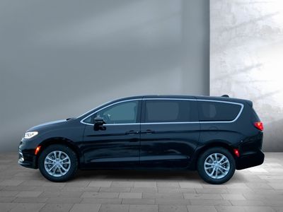 2026 Chrysler Pacifica — detail view