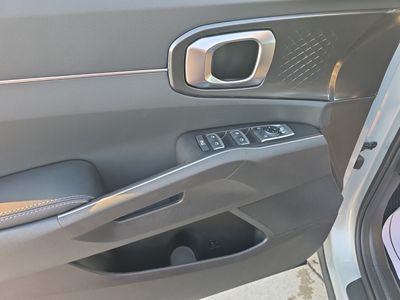 2026 Kia Sorento — photo 8 view
