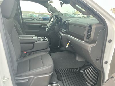 2026 Chevrolet Silverado 1500 — photo 13 view