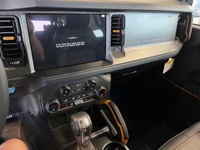 2024 Ford Bronco — photo 11 view
