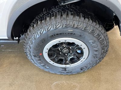 2024 Ford Bronco — photo 12 view