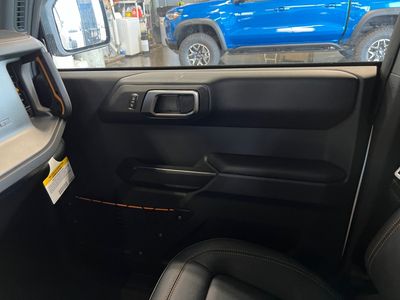 2024 Ford Bronco — photo 14 view