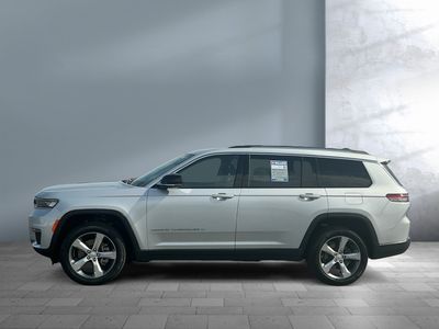 2021 Jeep Grand Cherokee L — engine compartment view
