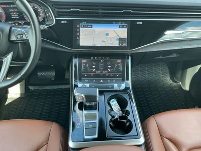 2022 Audi Q8 — photo 12 view