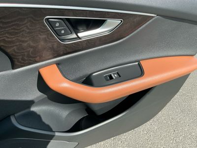 2022 Audi Q8 — photo 15 view