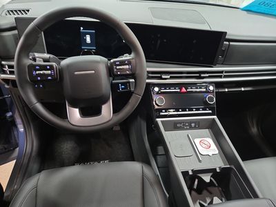 2025 Hyundai Santa Fe — photo 9 view