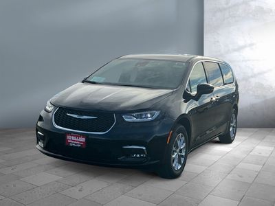 2026 Chrysler Pacifica — front three-quarter view