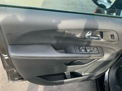 2026 Chrysler Pacifica — photo 15 view