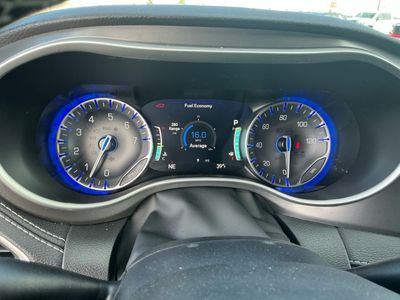 2026 Chrysler Pacifica — photo 9 view