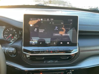 2023 Jeep Compass — photo 10 view