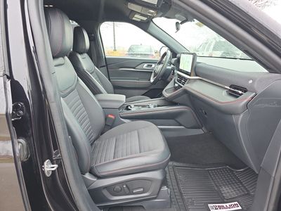 2025 Ford Explorer — photo 14 view