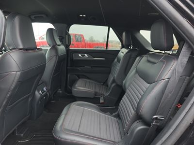 2025 Ford Explorer — detail view