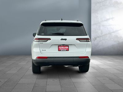 2025 Jeep Grand Cherokee L — engine compartment view